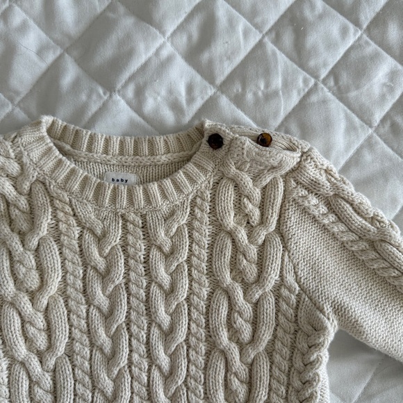Baby GAP Cream Cable Knit Baby Footie - Picture 2 of 8